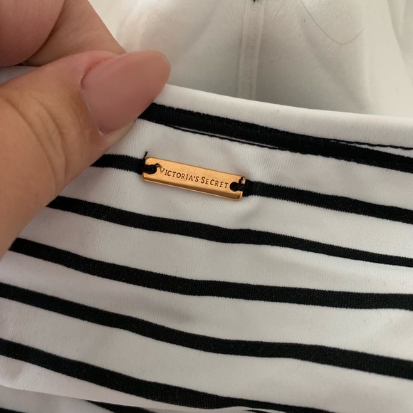 NWT Victoria’s Secret The Unforgettable One Piece - Picture 3 of 8